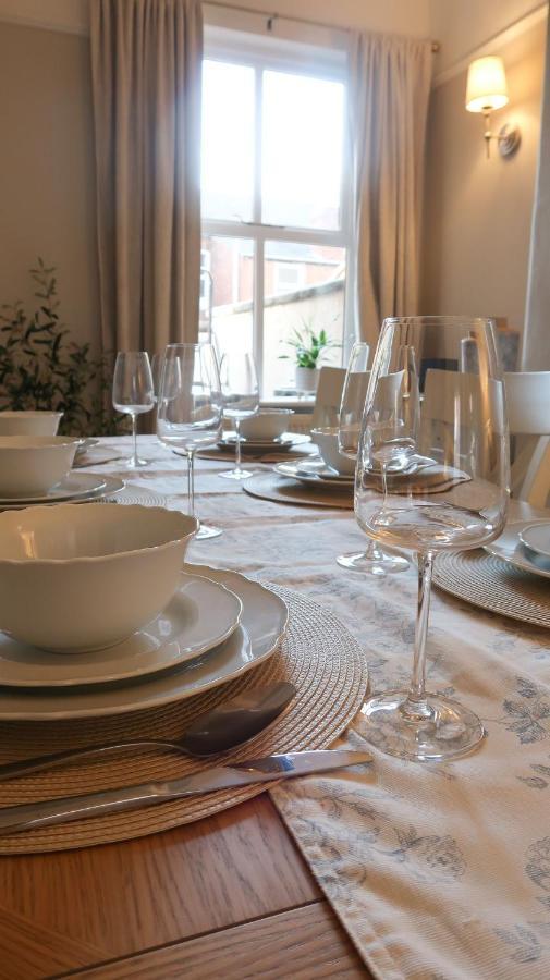 Luxury Living Outside The City Walls - Sleeps Six! Chester Exterior photo